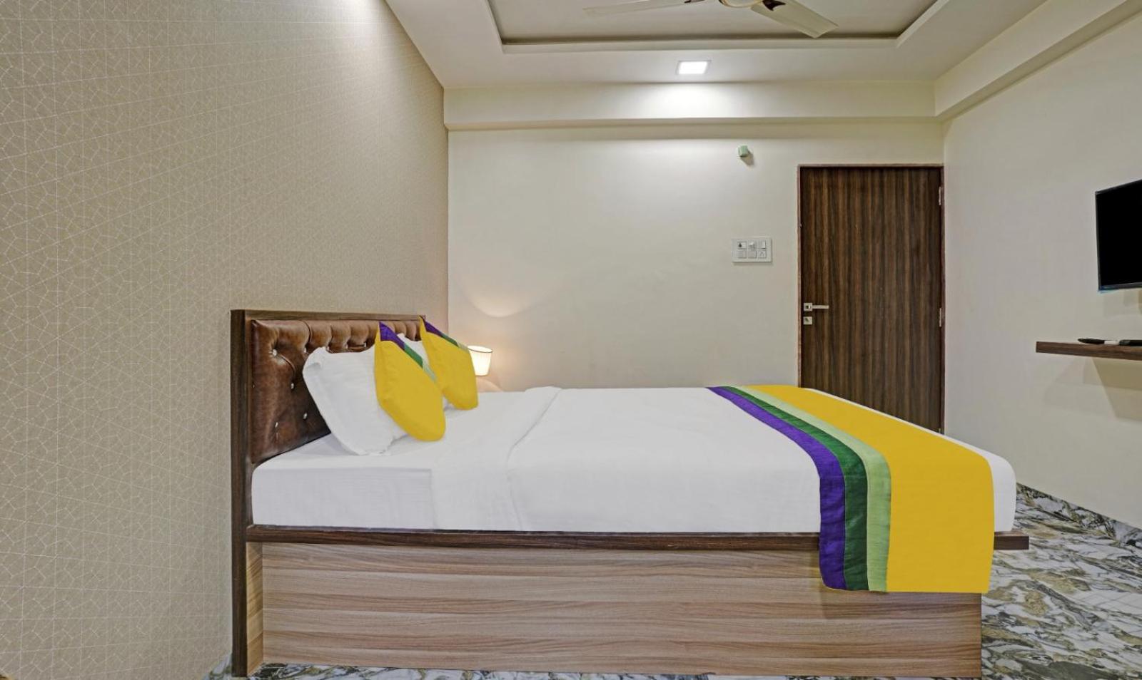 Glitz Hotels Golden Birds - Mahape, Nova Bombaim Exterior foto